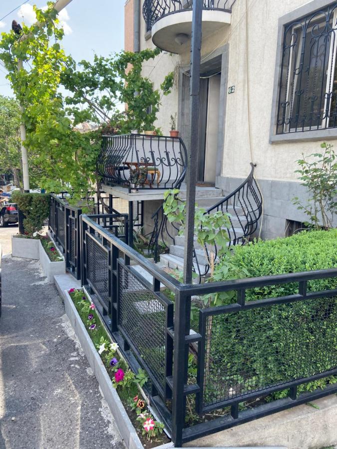 יירבאן Elross Hotel מראה חיצוני תמונה