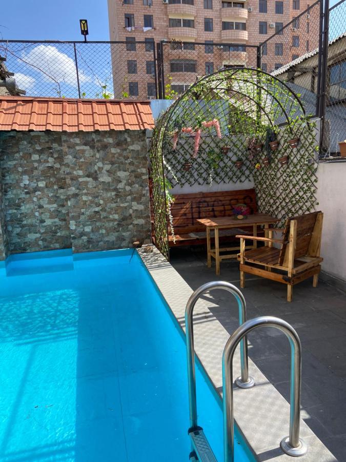 יירבאן Elross Hotel מראה חיצוני תמונה
