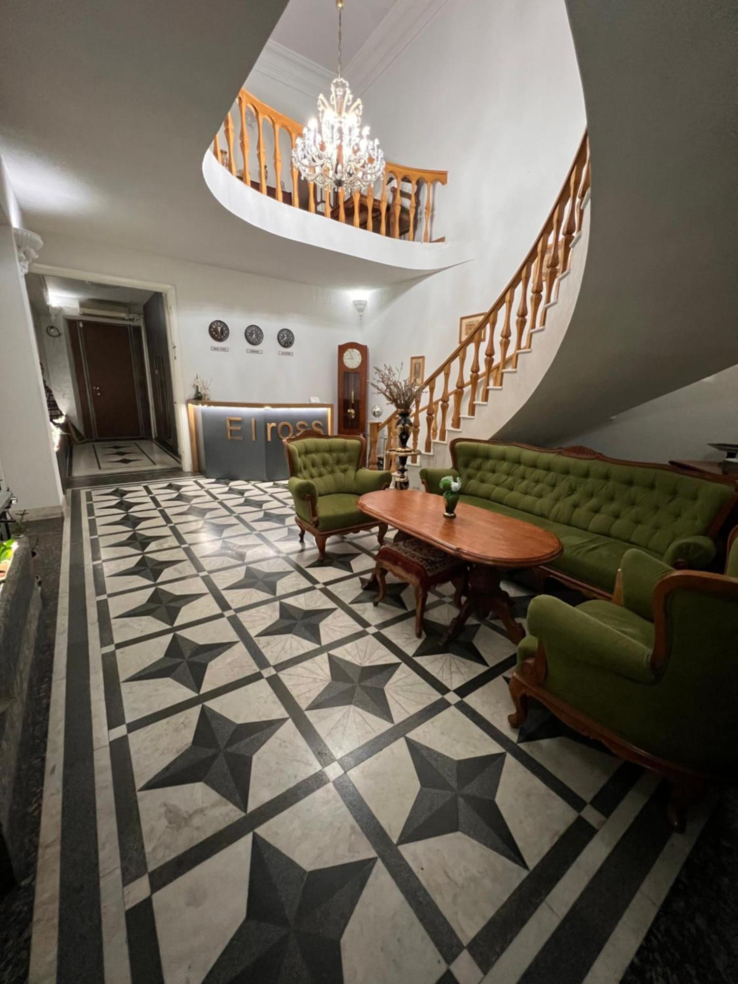 יירבאן Elross Hotel מראה חיצוני תמונה