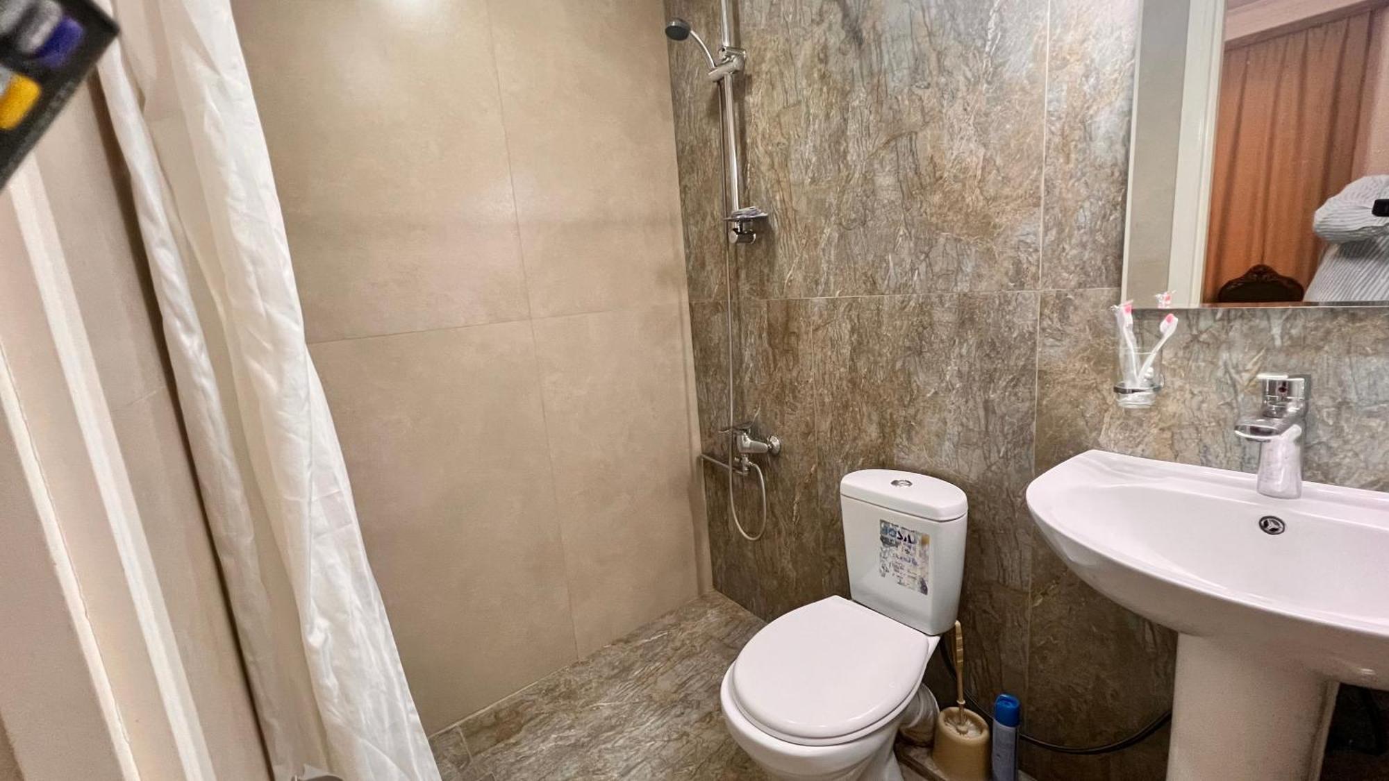 יירבאן Elross Hotel מראה חיצוני תמונה
