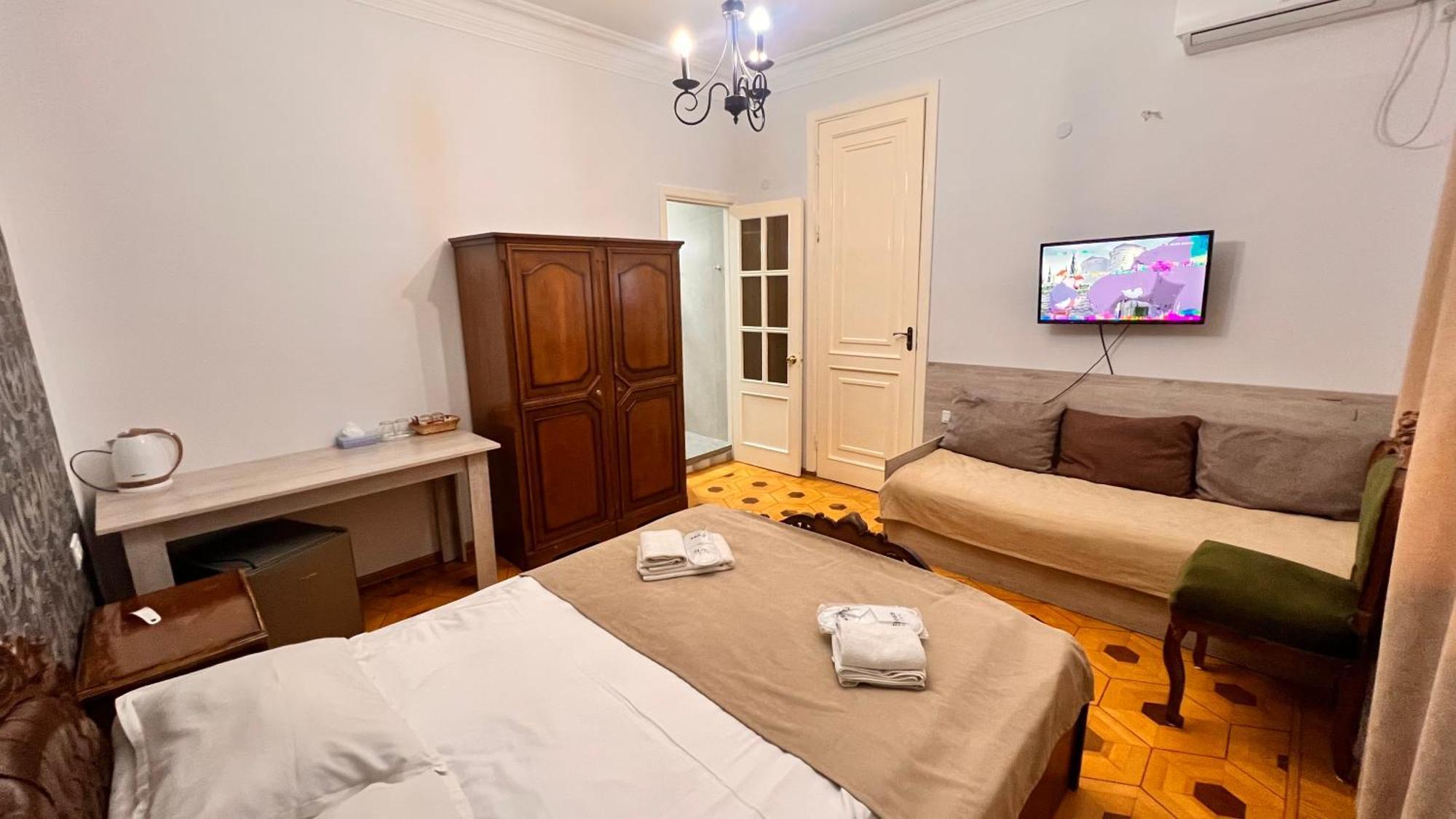 יירבאן Elross Hotel מראה חיצוני תמונה