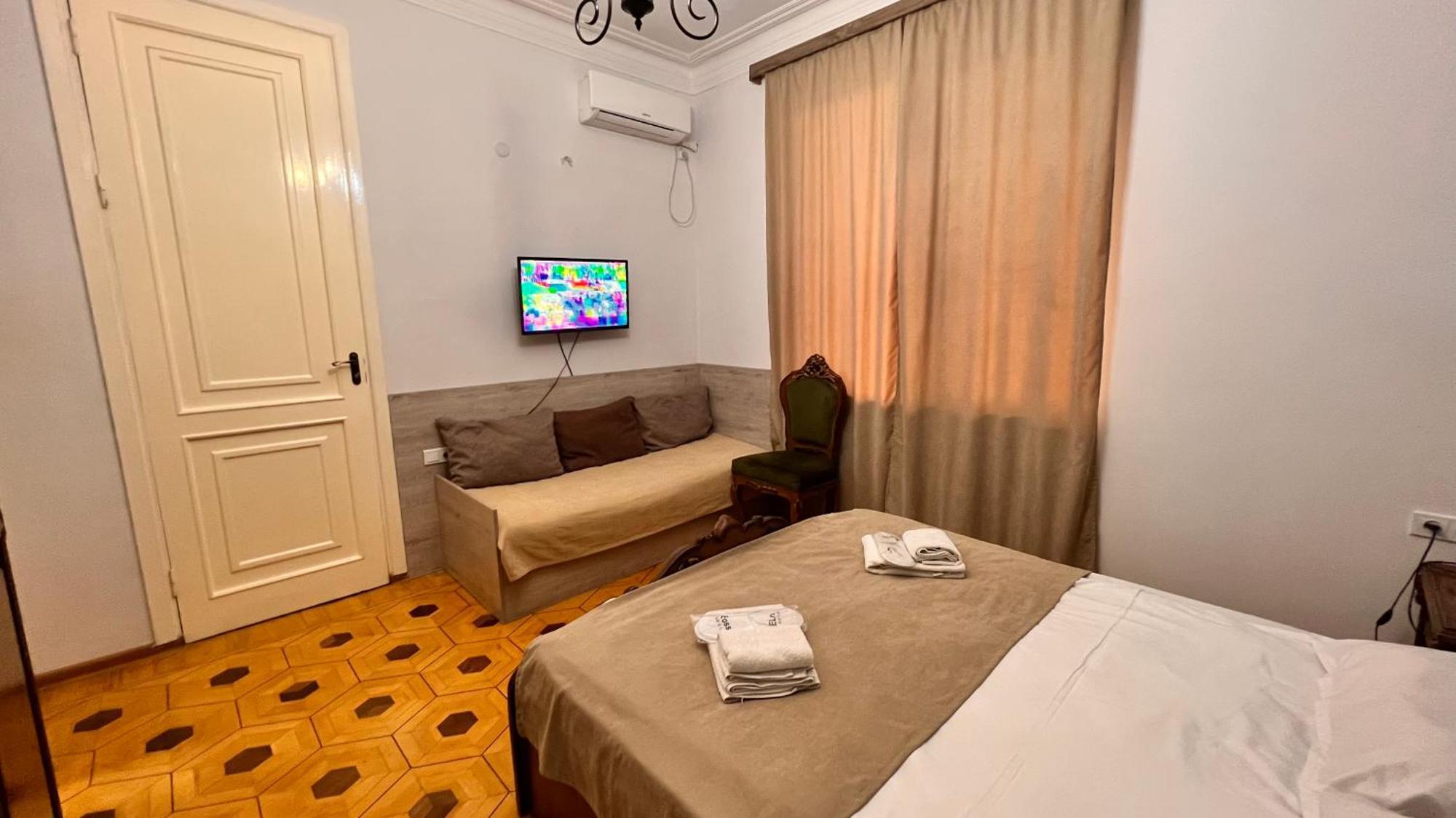 יירבאן Elross Hotel מראה חיצוני תמונה