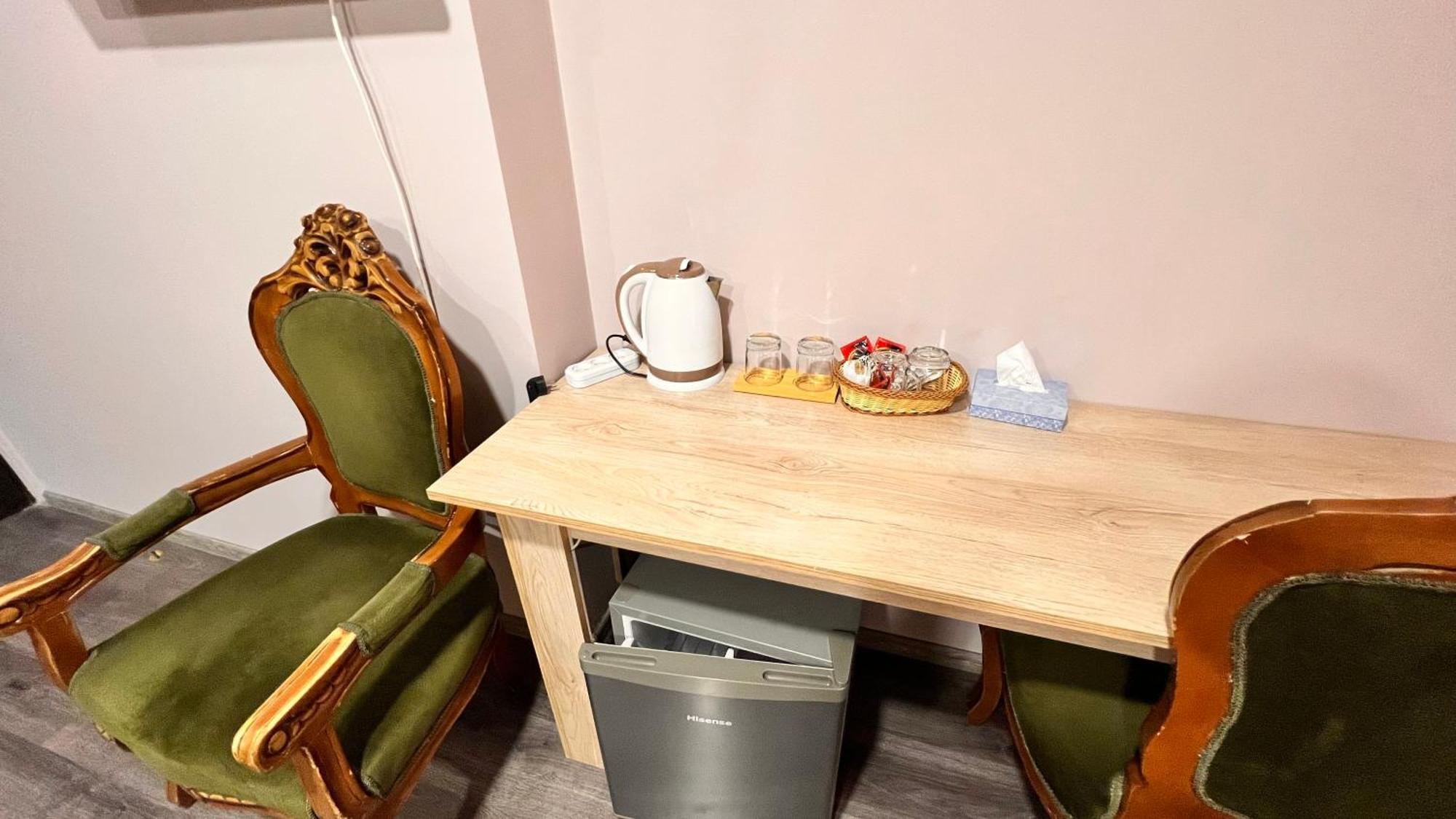 יירבאן Elross Hotel מראה חיצוני תמונה