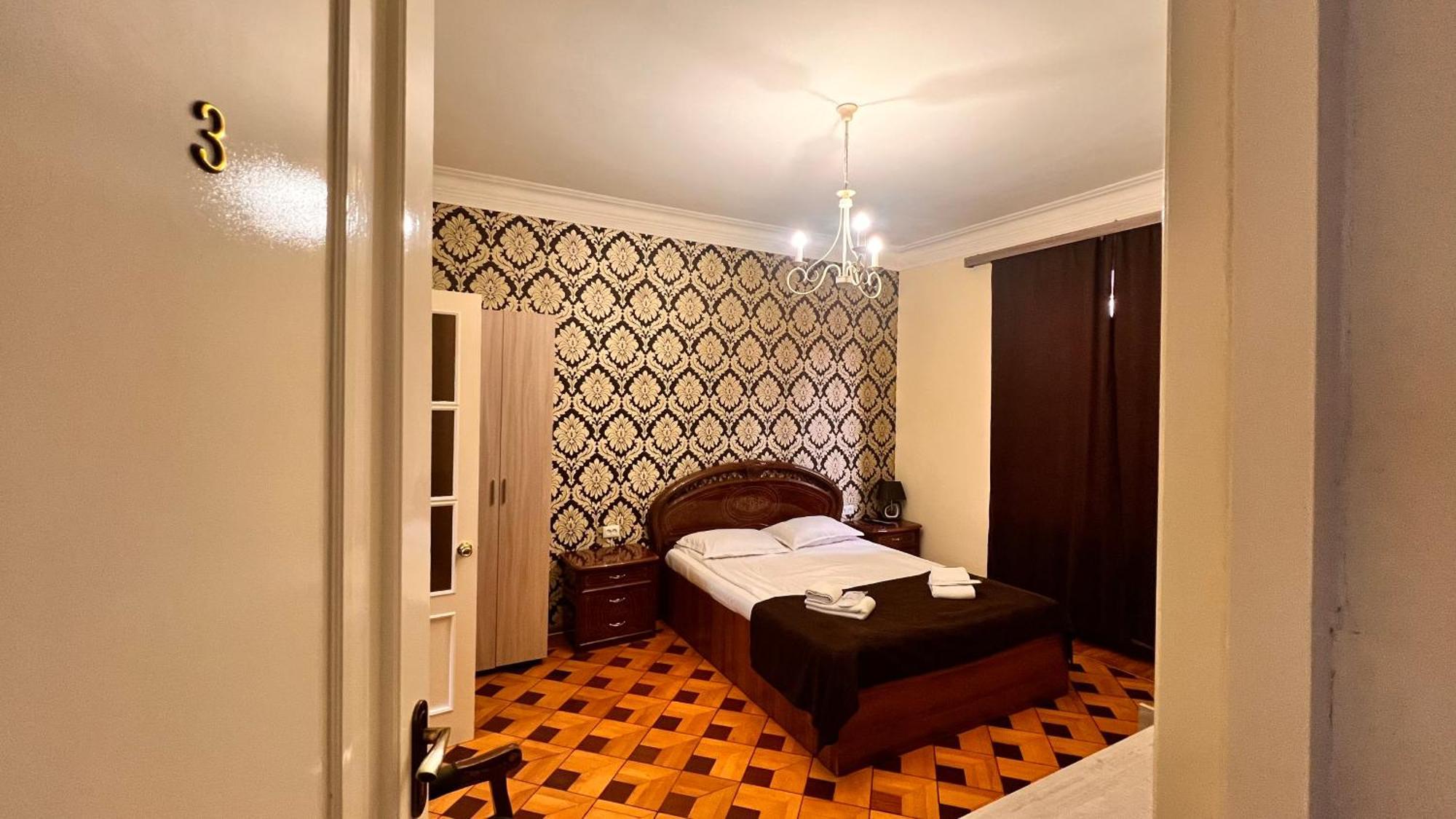 יירבאן Elross Hotel מראה חיצוני תמונה