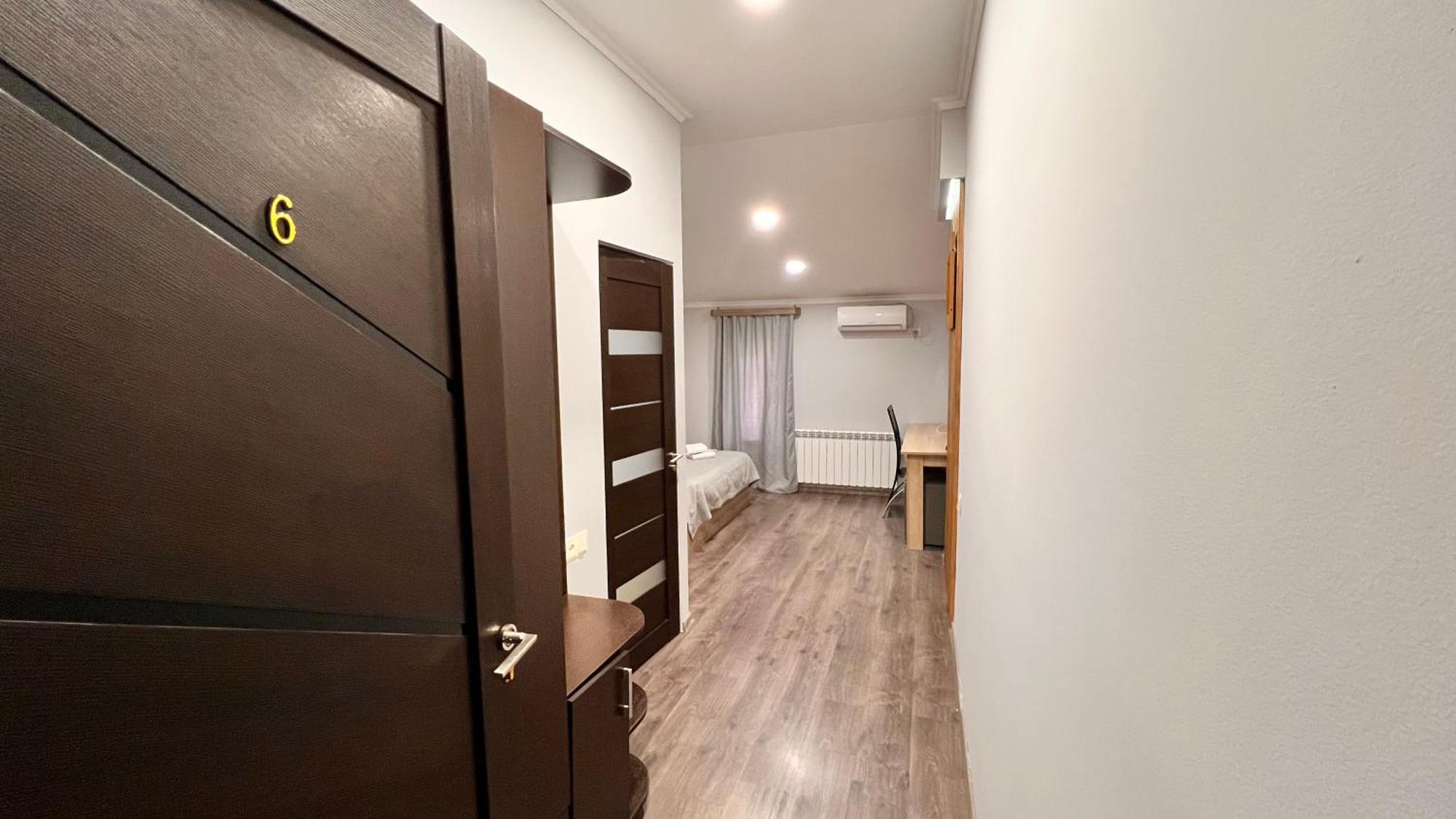יירבאן Elross Hotel מראה חיצוני תמונה